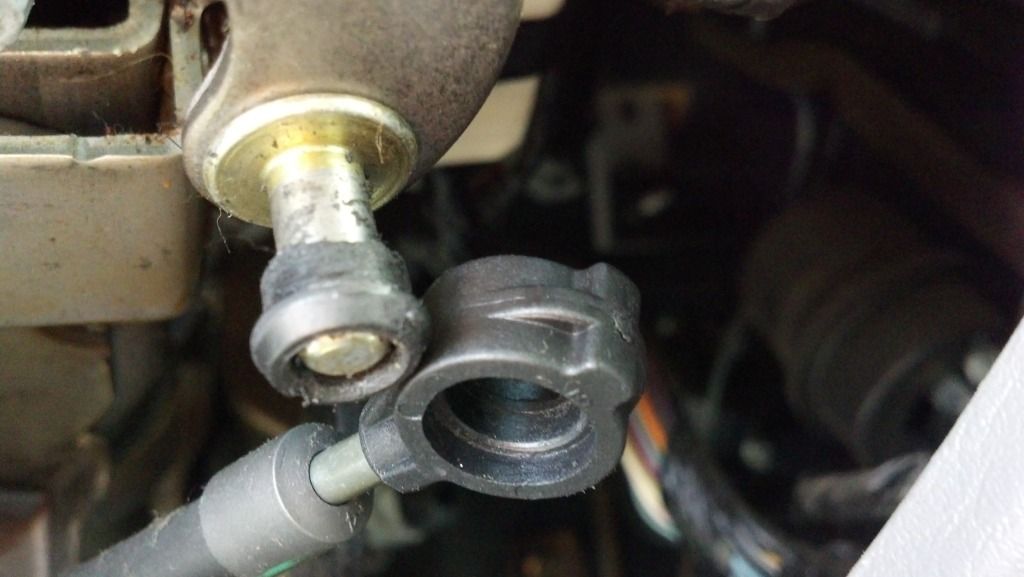 2001 Ford escape shift cable bushing
